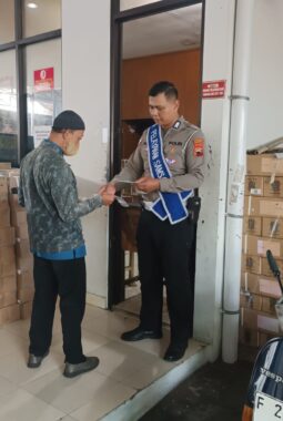 Pelayanan Samsat Karanganyar Berjalan Lancar, Satlantas Hadirkan Layanan Cek Fisik dan Ganti Pelat Kendaraan yang Cepat dan Humanis