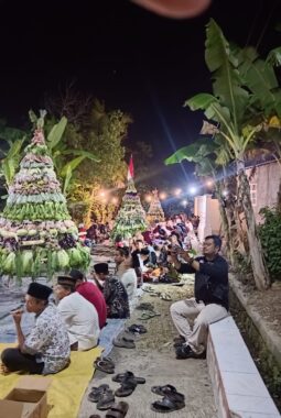 Peringatan Bulan Suro ( Syukuran ) , Warga Dusun Gunung Bawang – Desa Nusajati Gelar Tradisi Gunungan Sayu