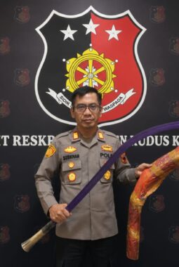 Polisi Gagalkan Pengiriman Klewang 1,3 Meter ke Remaja di Kudus, Terungkap Dibeli Lewat Marketplace untuk Koleksi