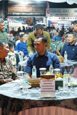 Semarak HUT Ke-61 Yonif 403/Wirasada Pratista: Danrem 072/Pamungkas Hadiri Pagelaran Wayang Kulit, Perkuat Kemanunggalan TNI–Rakyat