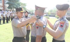 Kapolres Kudus AKBP Wahyu Sulistyo Pimpin Upacara Perdana, Aiptu Bambang Naik Pangkat Pengabdian Jadi Ipda