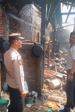 Polres Wonogiri Bergerak Cepat Tangani Kebakaran Rumah di Ngadirojo, Kerugian Ditaksir Capai Rp100 Juta