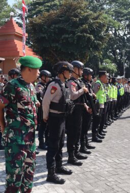 Kawal Aksi Damai di DPRD, Kapolres Kudus: Layani Penyampaian Pendapat dengan Santun dan Humanis