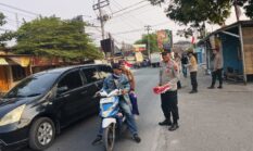 Bendera Merah Putih Dibagikan Warga, AKP Parsa : Kobarkan Semangat Kemerdekaan