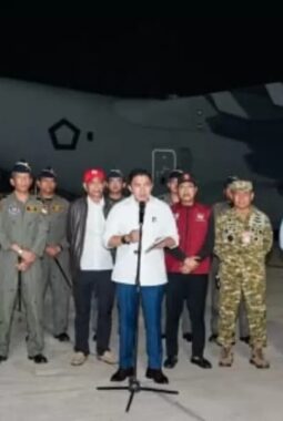 Tanggap Cepat Pemerintah untuk NTT, Letkol Teddy Indra Wijaya Dukung Percepatan Distribusi Bantuan Bencana