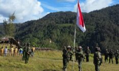 Menembus Keterisolasian Ugimba, Prajurit Koops TNI Habema Kibarkan Merah Putih di Kaki Gunung Cartenz