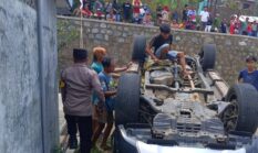 Fortuner Terguling ke Jurang Sedalam 3 Meter di Wonogiri, Polri Bantu Evakuasi Korban