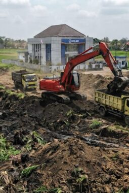 Galian Tanah Berkedok “Normalisasi” di Sruweng Kebumen, Publik: Pemkab dan APH Dituntut Tegas!