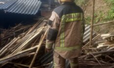 Ditinggal Menyiram Kekebun Rumah Kebakaran, Untung Respon 5 menit Terselamatkan oleh Damkar