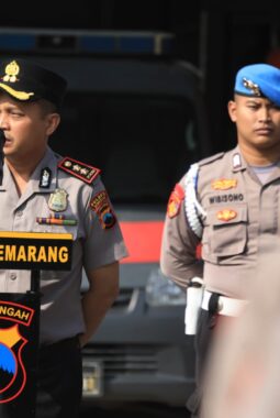 Cegah Pelanggaran personel, Bid Propam lakukan pemeriksaan personel Polres Semarang.